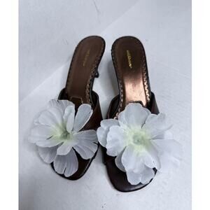 Y2K Brown and White Handcrafted Floral Open Toe Kitten Heels Womens Size 6